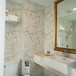B2 Phuket Premier Hotel