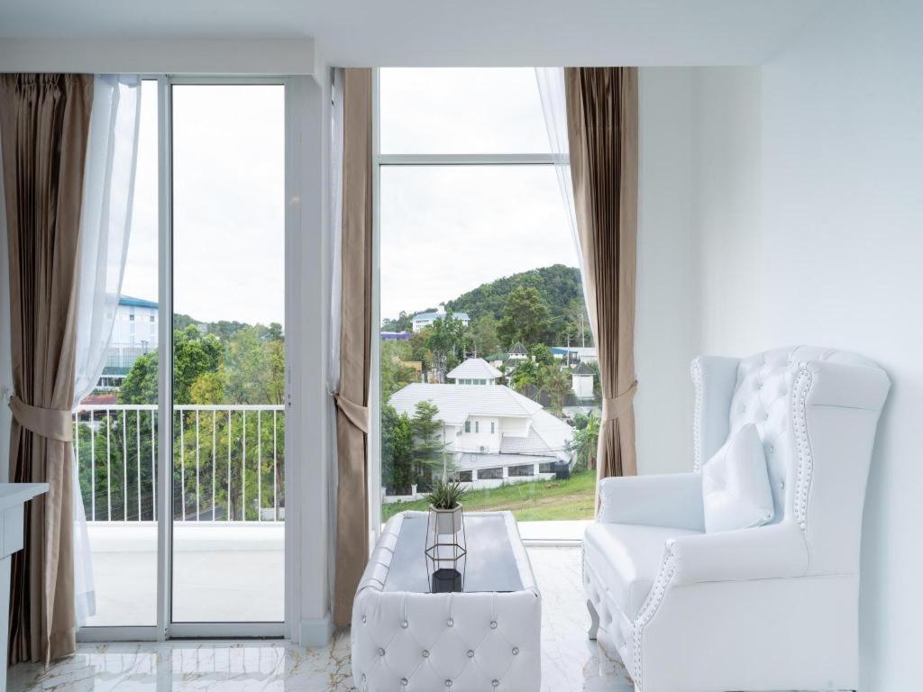B2 Premier Hotel